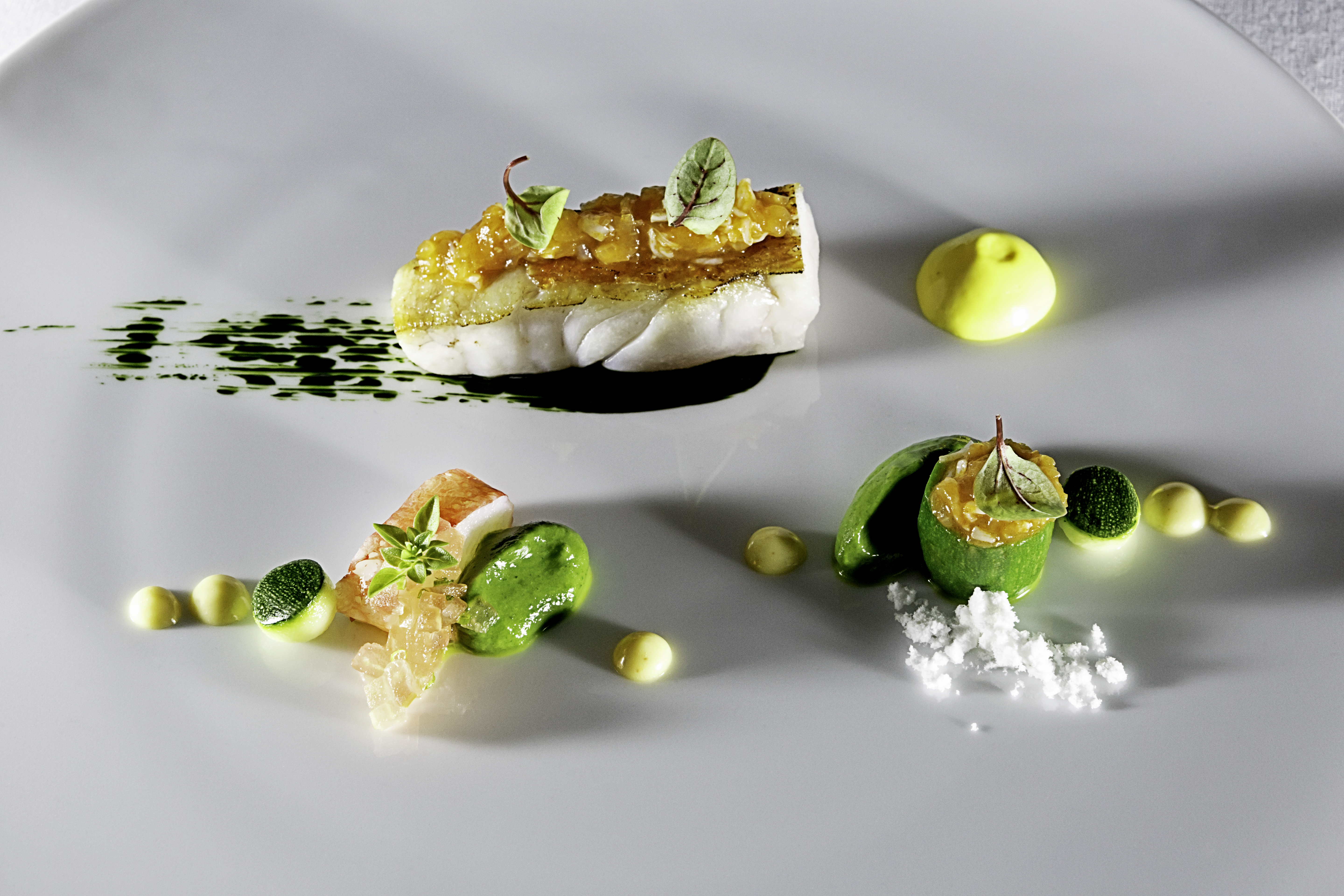 Paolo Casagrande's virrey fish with iodized sauce, king crab, raw tomatoes and saffron | FOUR Magazi