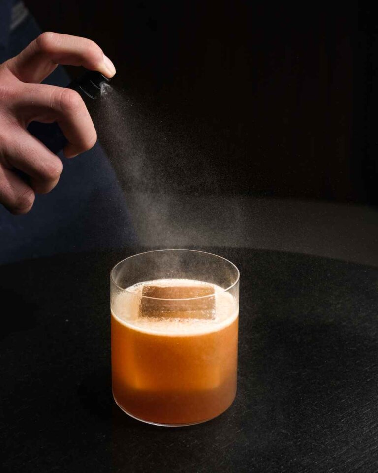 Atomix's Smoke and Honey cocktail © Diane Kang